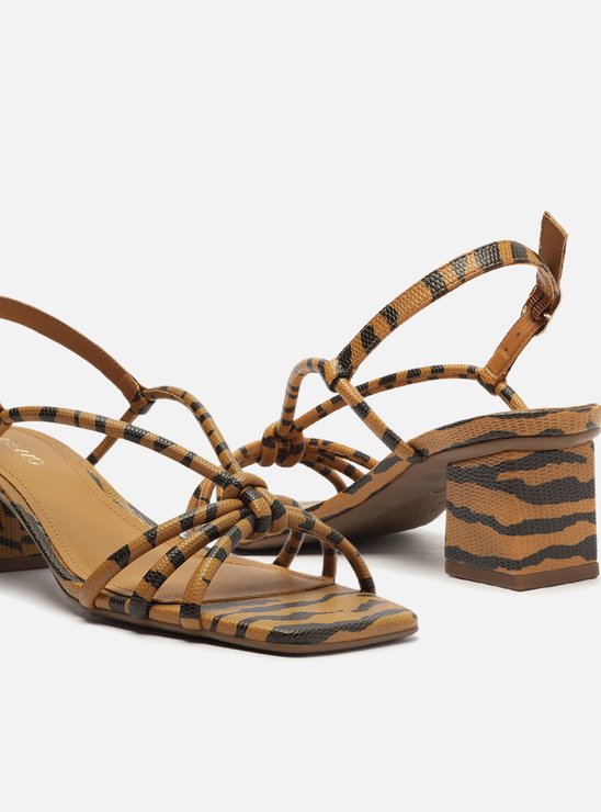Sandália Animal Print Salto Bloco Quadrado Tiras