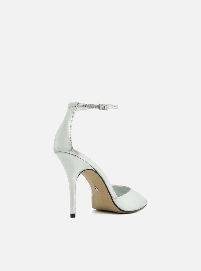 Scarpin Prateado Salto Fino Fivela