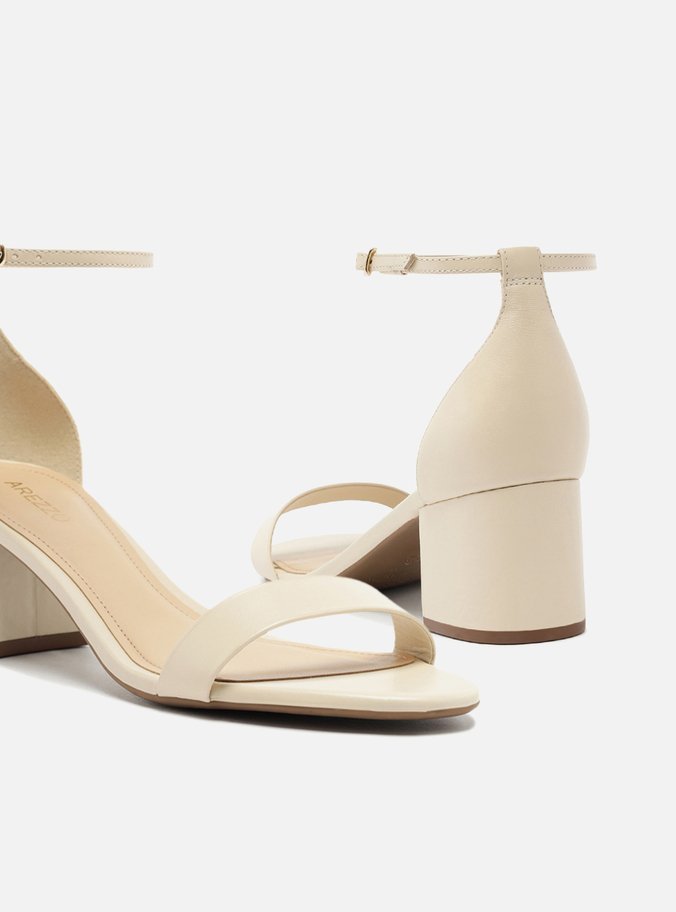 Sandália Off-White Couro Bloco Médio Isabelli