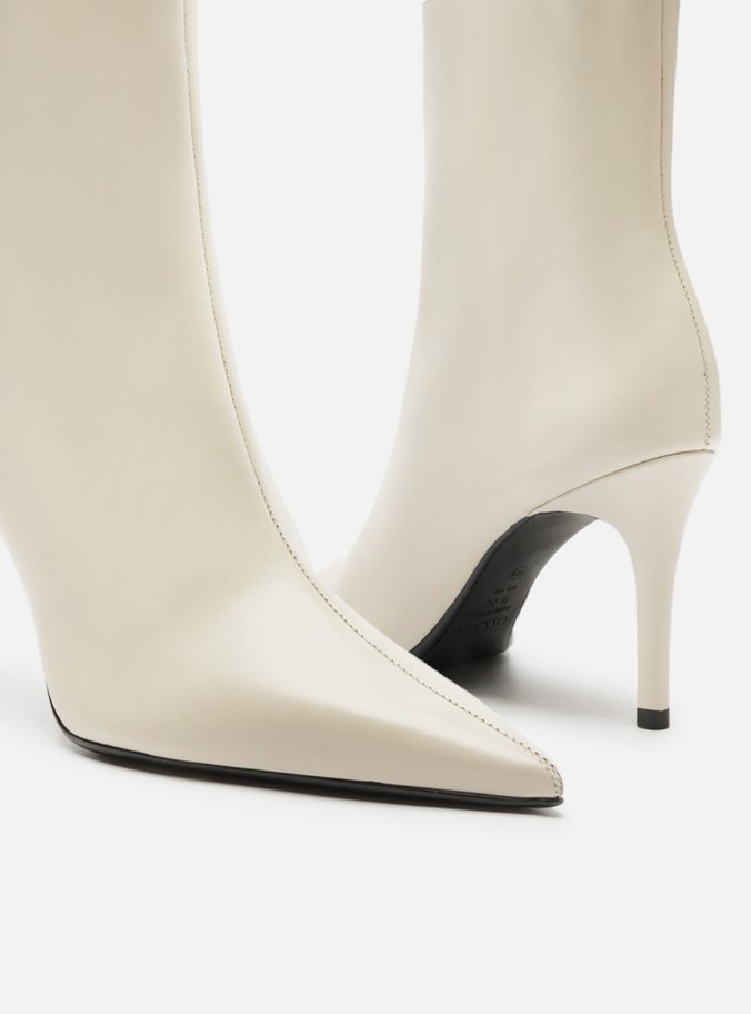 Bota Branca Couro Cano Curto Bico Fino