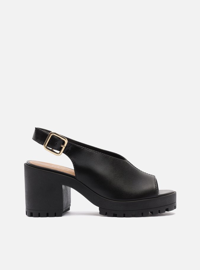 Sandália Preta Couro Bloco Tratorada Fechada