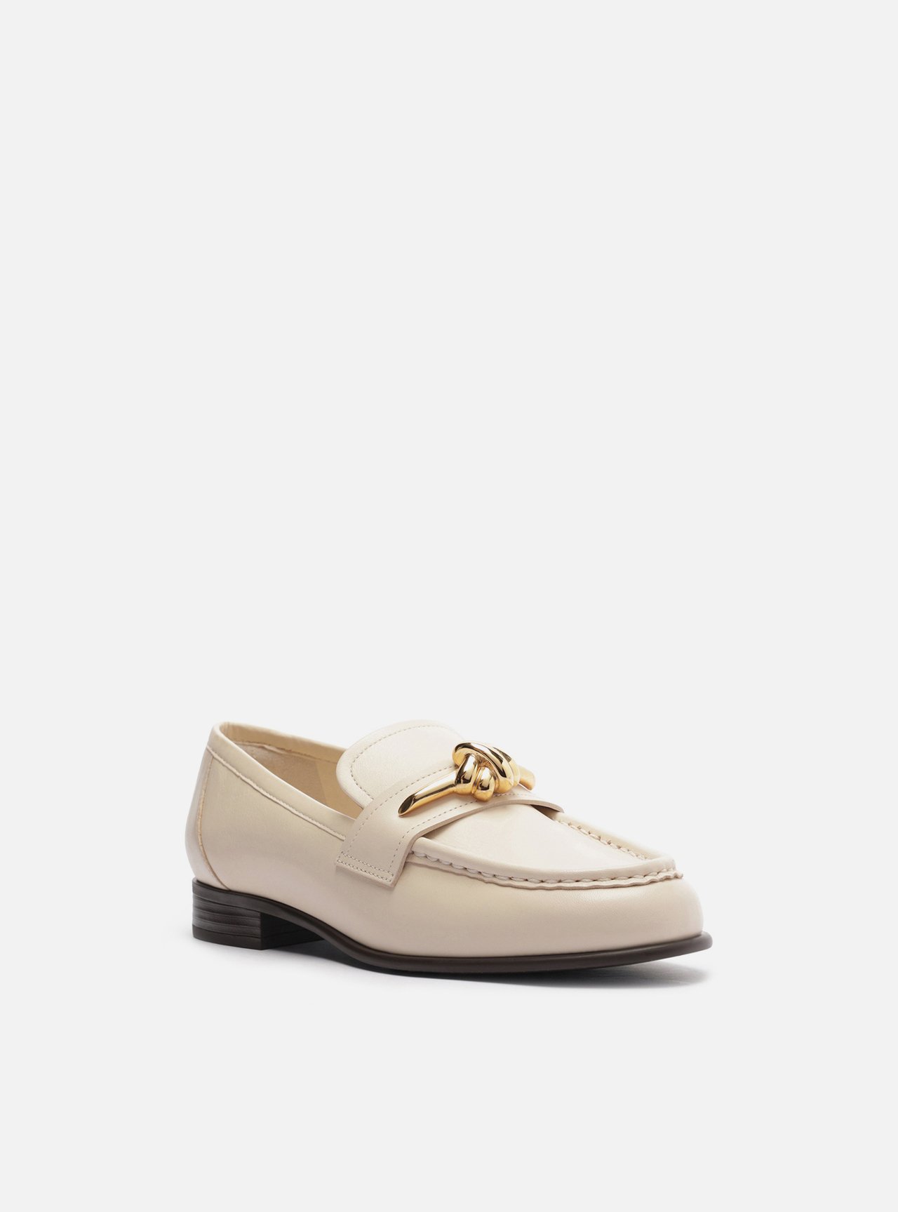 Mocassim Off-White Couro Bico Redondo Metal Nó — foto 2