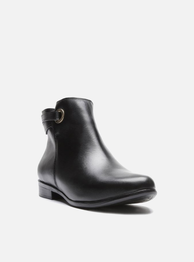 Bota Preta Couro Cano Curto Salto Baixo Ilhós