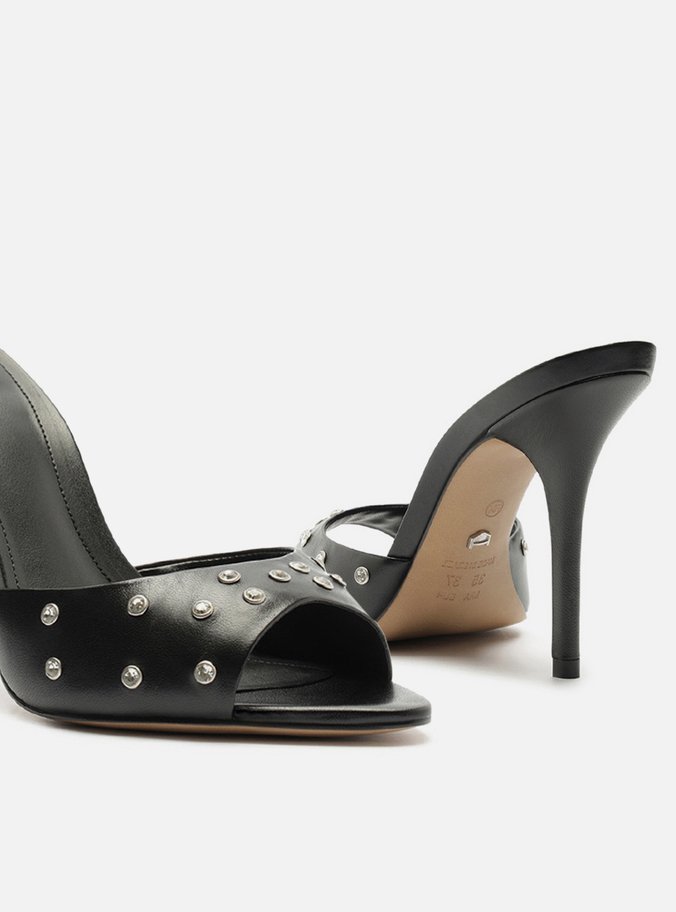 Mule Preta Couro Salto Alto Fino Tachas
