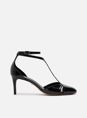 Scarpin Preto Verniz Salto Baixo Tira Recortes