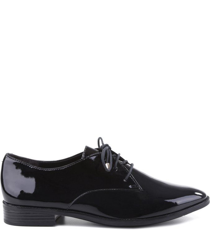Oxford Bico Afinado Verniz Preto