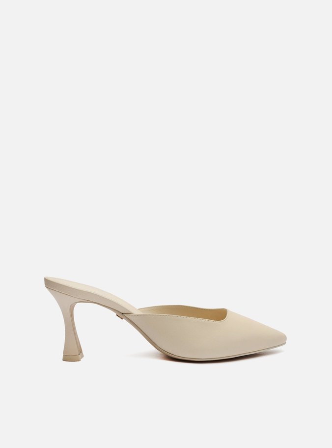 Mule Off-White Couro Salto Fino Fechada