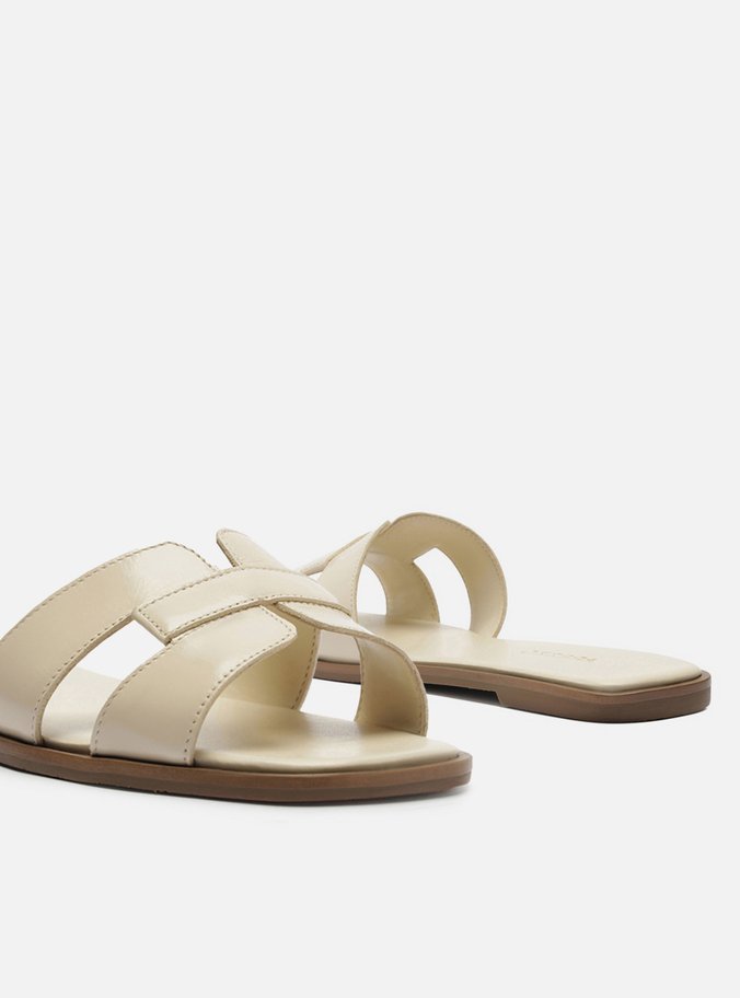 Rasteira Off-White Couro Bico Quadrado Tiras