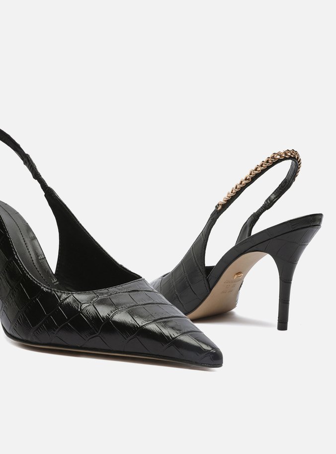 Scarpin Preto Croco Bico Fino Slingback Corrente