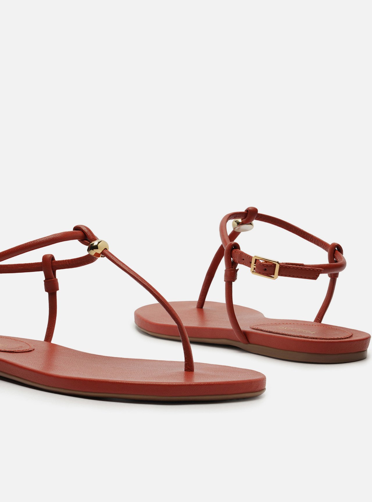Sandália Rasteira Marrom Slim Tiras Metal — foto 4
