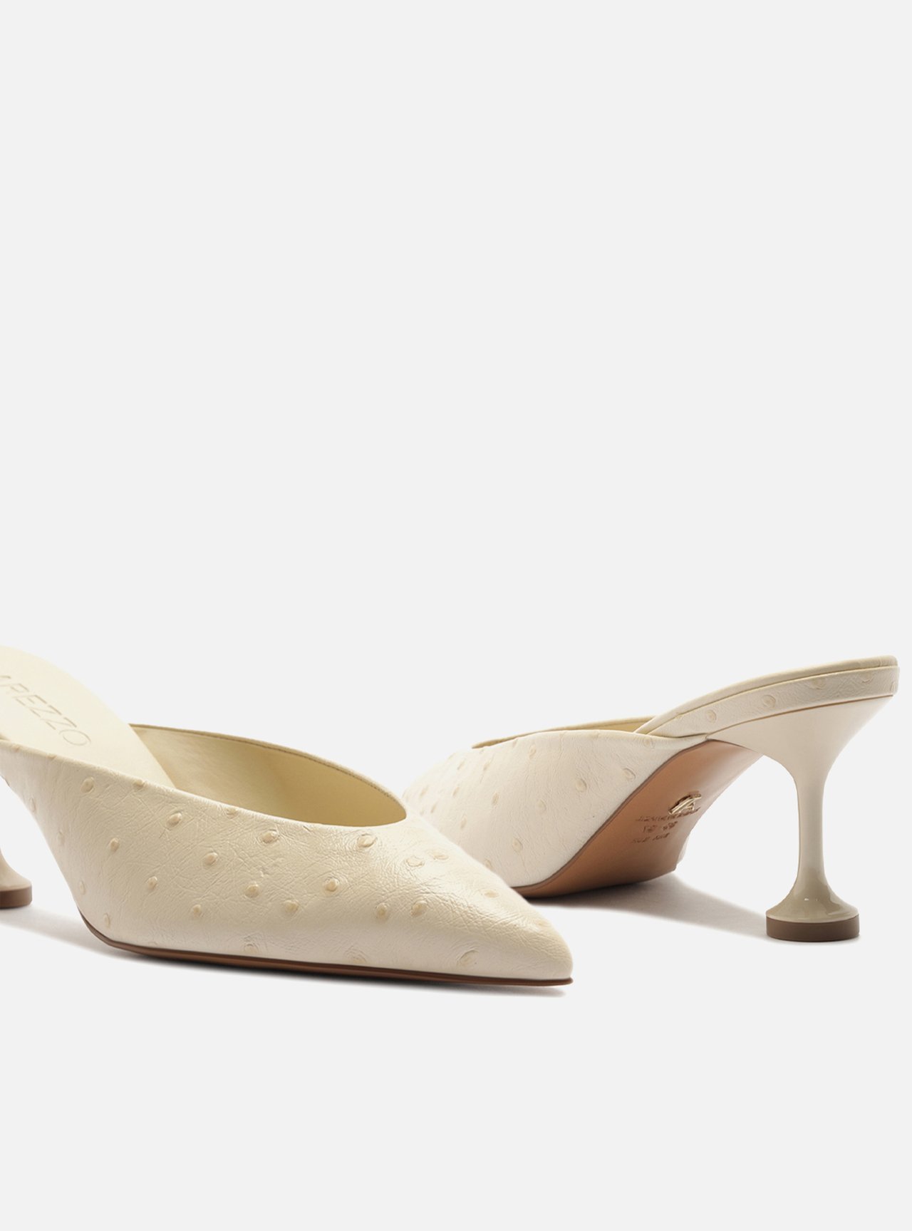 Mule Off White Textura Salto Médio Taça — foto 4