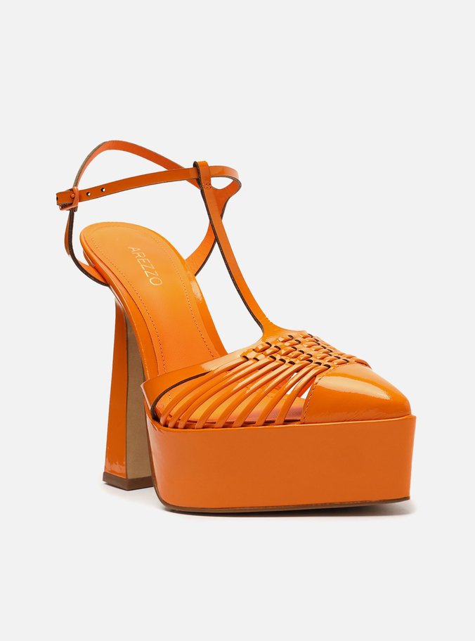 Scarpin Laranja Verniz Meia Pata Bico Fino Paloma