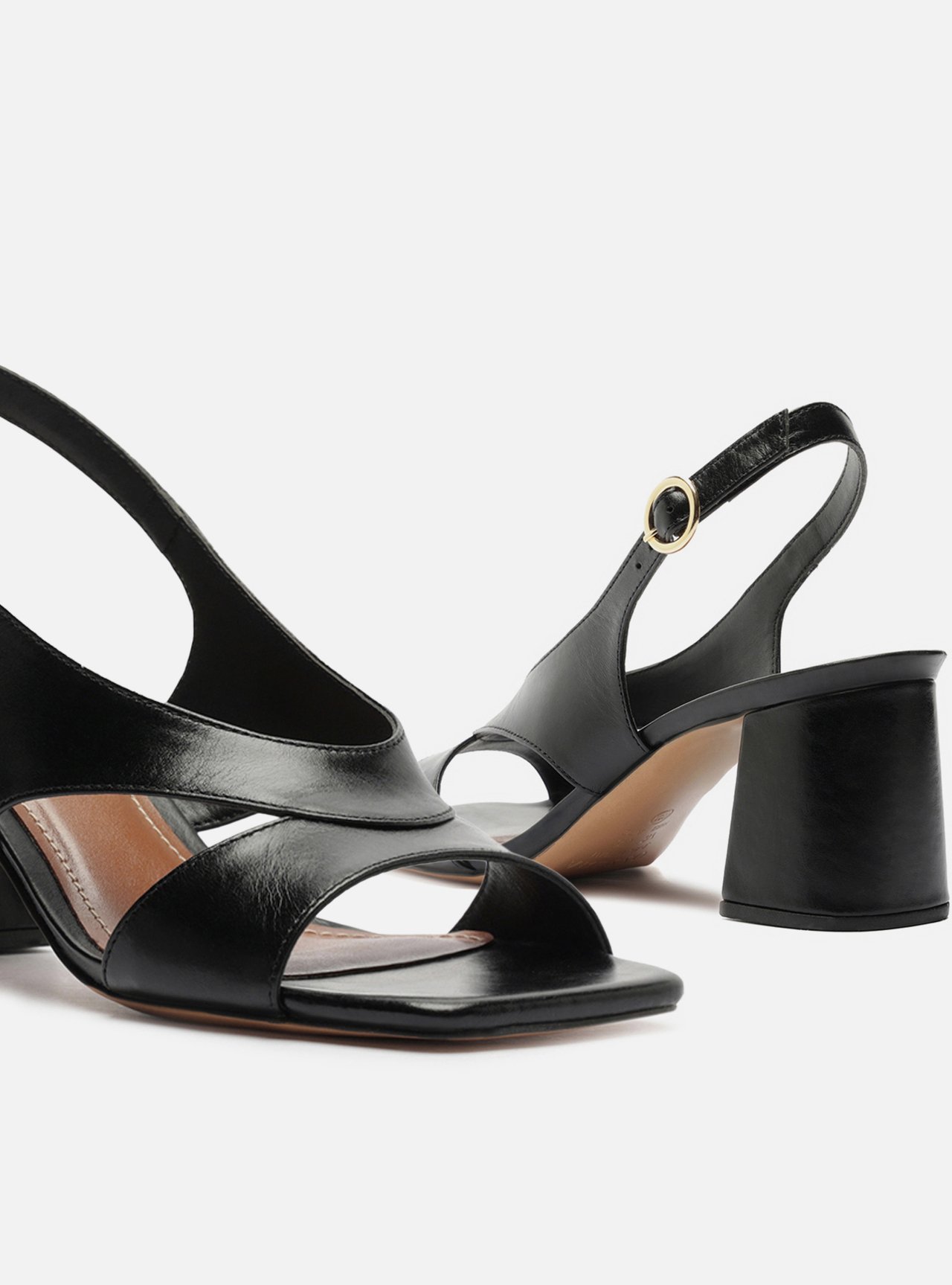 Sandália Preta Couro Salto Bloco Slingback Tiras — foto 4