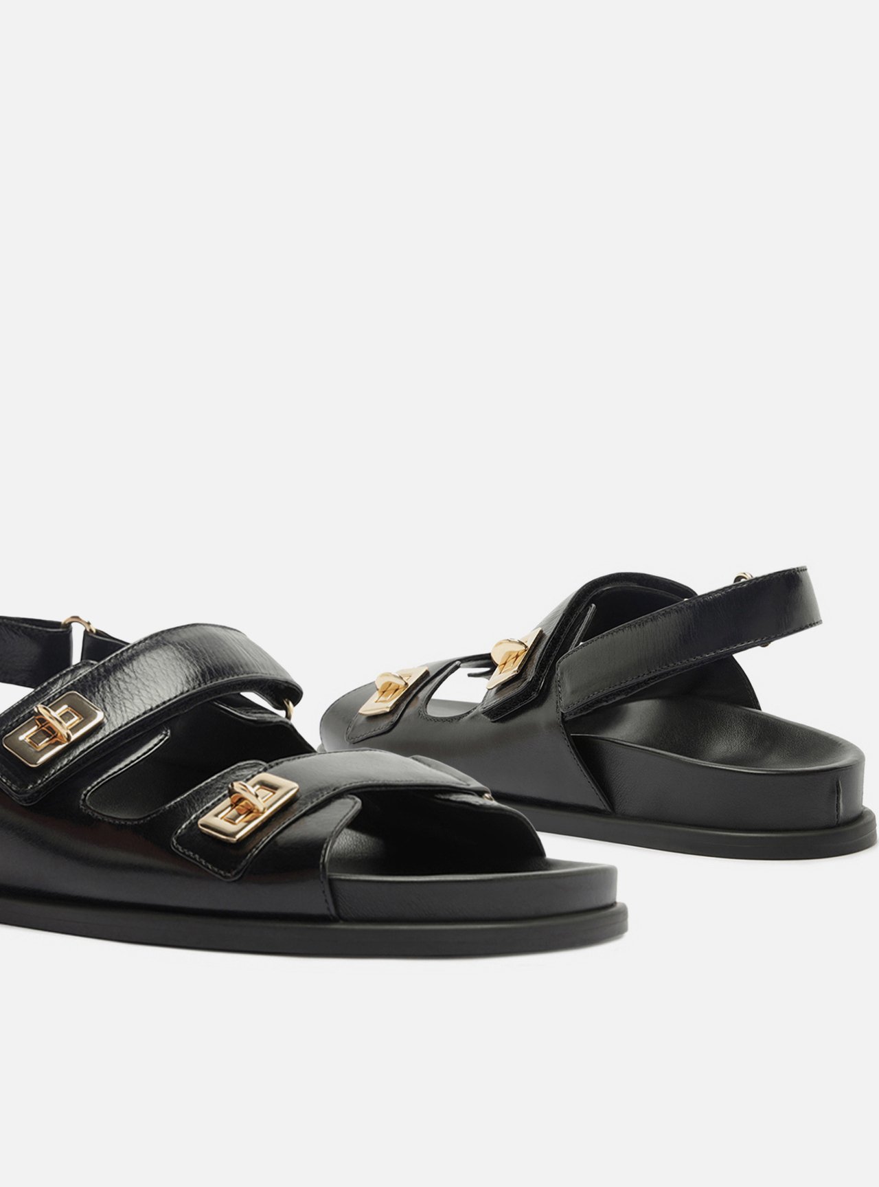 Sandália Papete Preta Couro Flatform Metais — foto 4