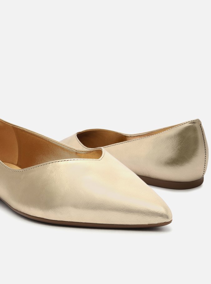 Sapatilha Dourada Couro Bico Fino Minimal