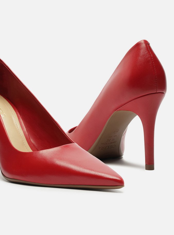Scarpin Vermelho Couro Salto Médio Bico Fino