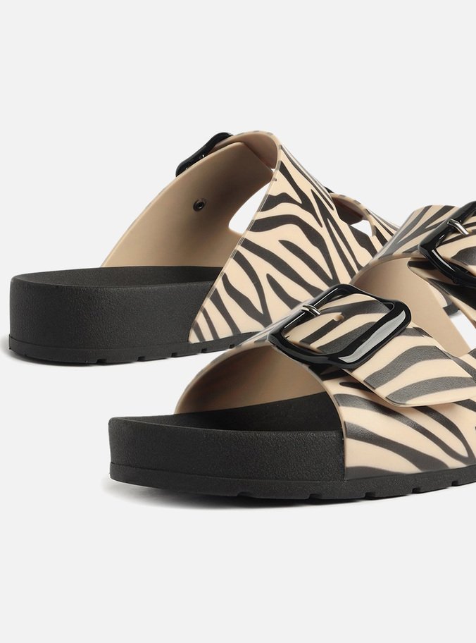 Rasteira Preta Injetada Animal Print Zebra