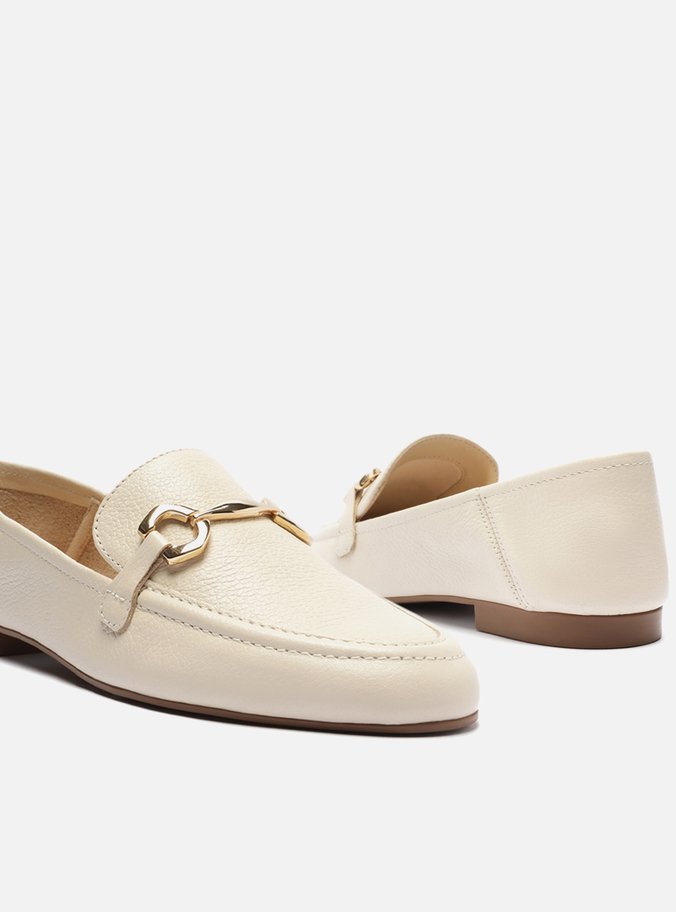 Mocassim Off-White Bridão Metálico Luma