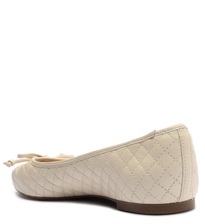 Sapatilha Off-White Matelassê Laço