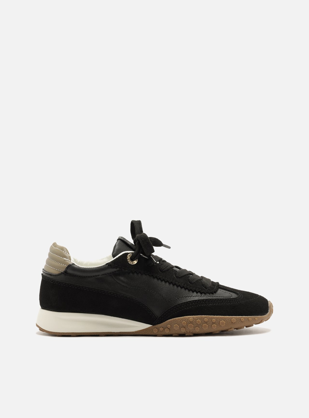 Tênis Preto Solado Esportivo Suede Metais — foto 1