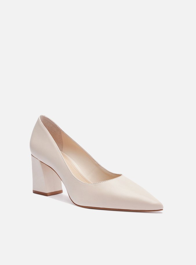 Scarpin Off-White Couro Bico Fino Básico City