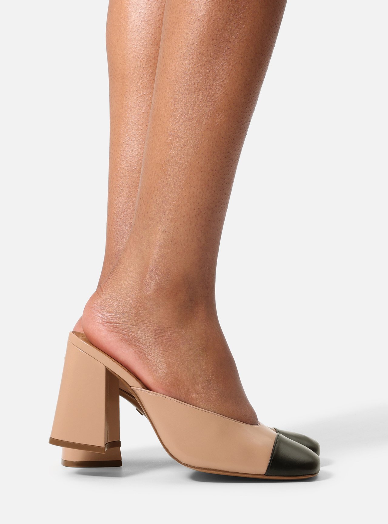Mule Nude Couro Salto Bloco Bicolor — foto 6