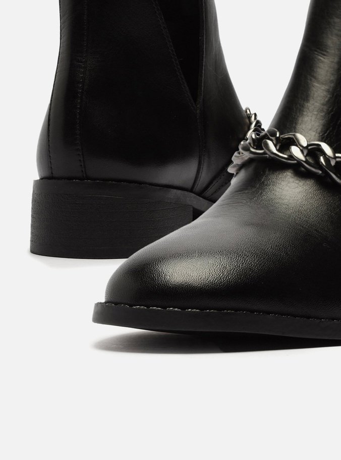 Bota Cano Curto Preta Corrente