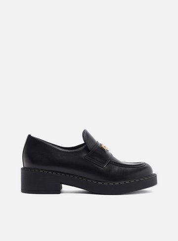 Arezzo — Mocassim Preto Couro Salto Bloco Metal