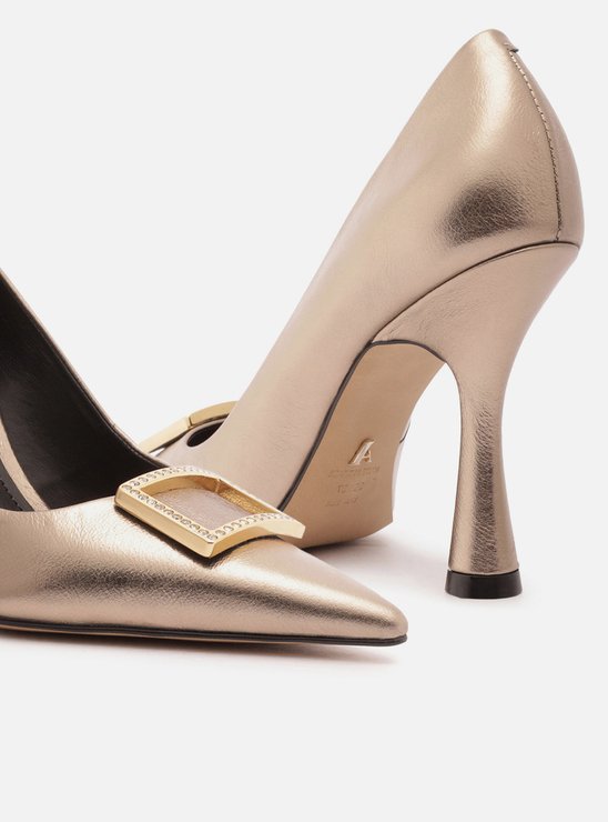 Scarpin Dourado Bico Fino Couro