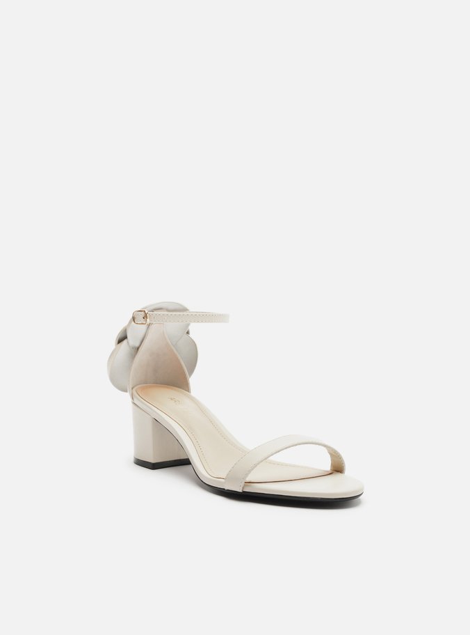 Sandália Branca Couro Salto Bloco Maxi Flor