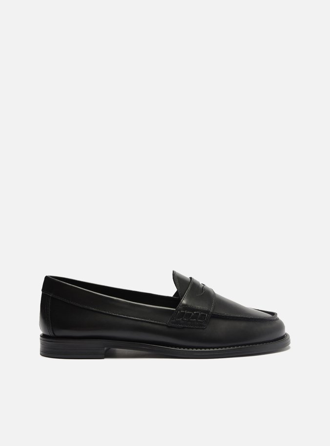 Mocassim Preto Couro Bico Redondo Tira