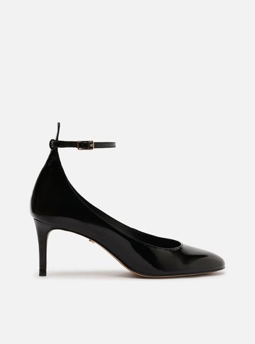 Scarpin Preto Verniz Salto Baixo Fino Tira