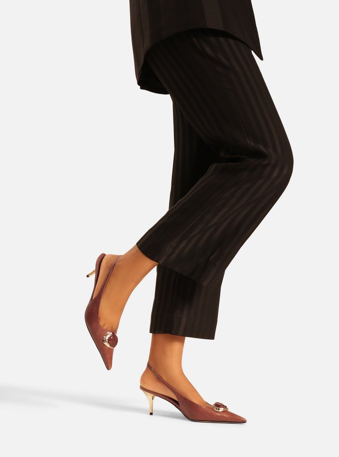 Scarpin Marrom Couro Salto Baixo Slingback Pedraria