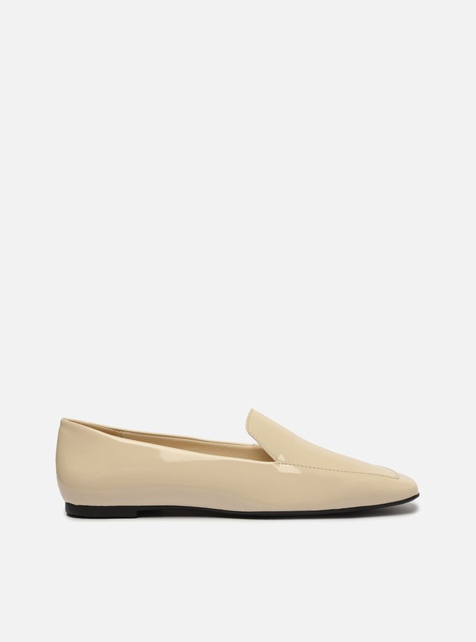 Mocassim Off-White Verniz Bico Quadrado Easy