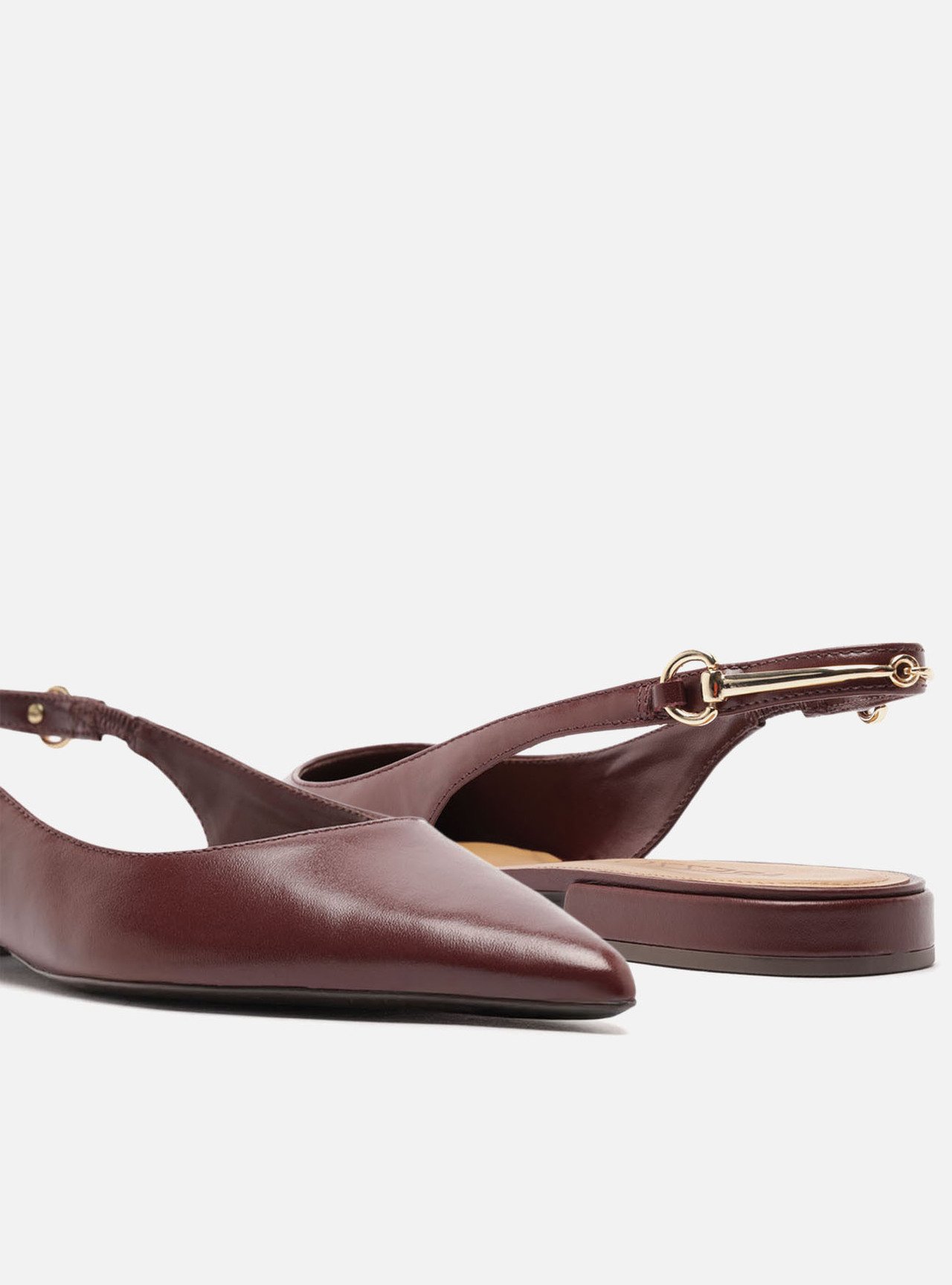 Sapatilha Vermelha Couro Bico Fino Slingback Metais — foto 4