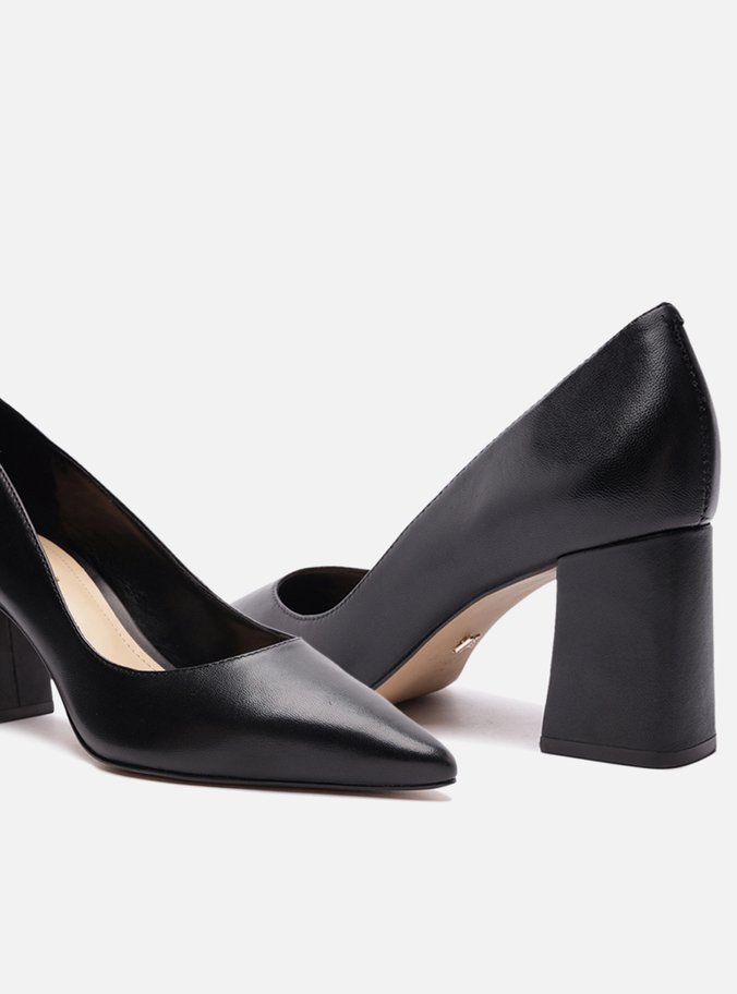Scarpin Preto Couro Bico Fino Básico City