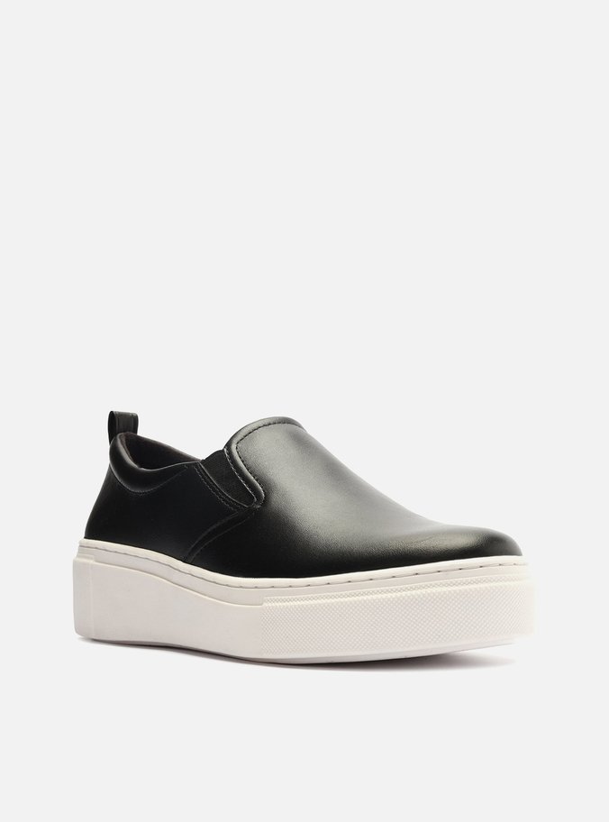 Slip On Preto Couro Flatform Básico