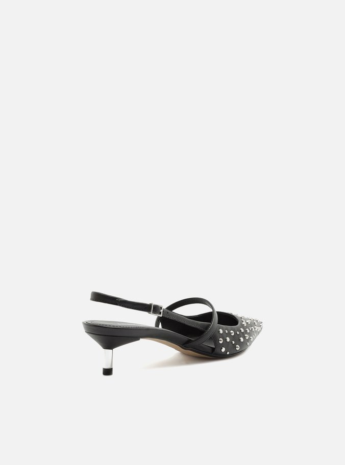 Scarpin Preto Couro Salto Kitten Slingback Tachas