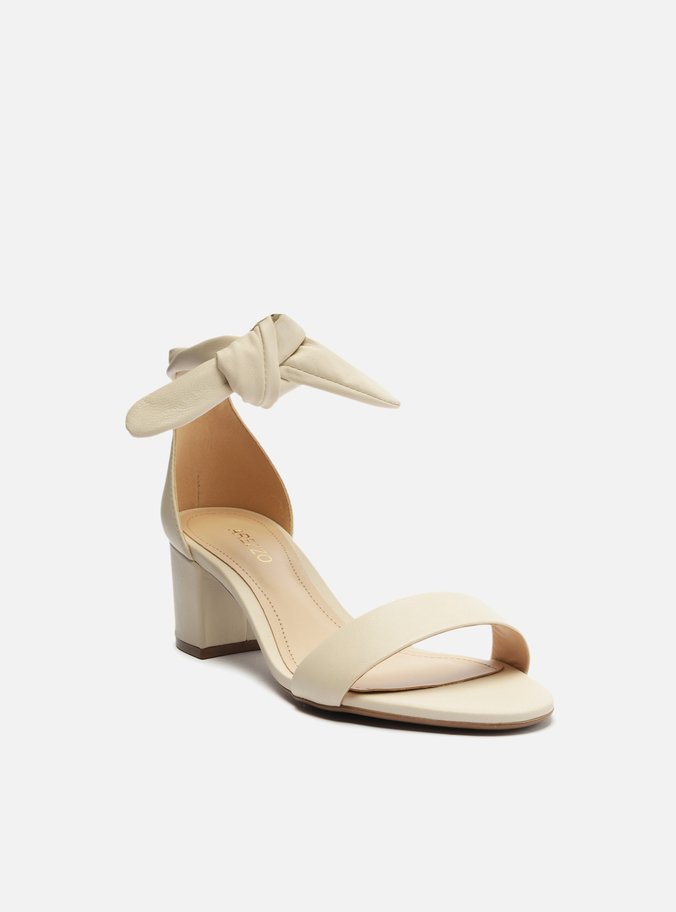Sandália Off-White Couro Salto Médio Bloco Isabelli
