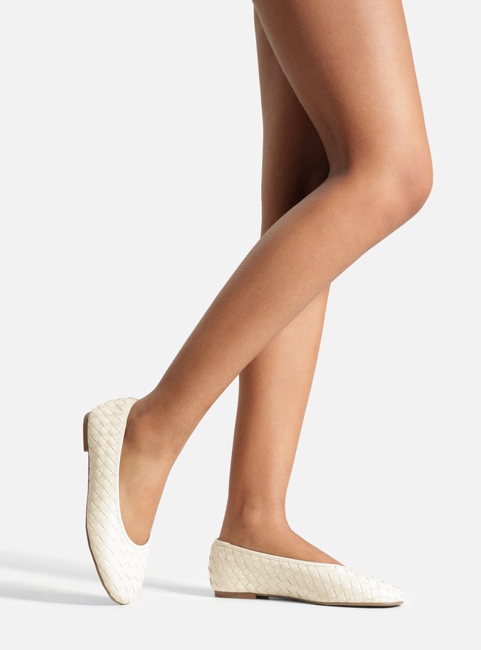 Sapatilha Off-White Tressê Bico Redondo