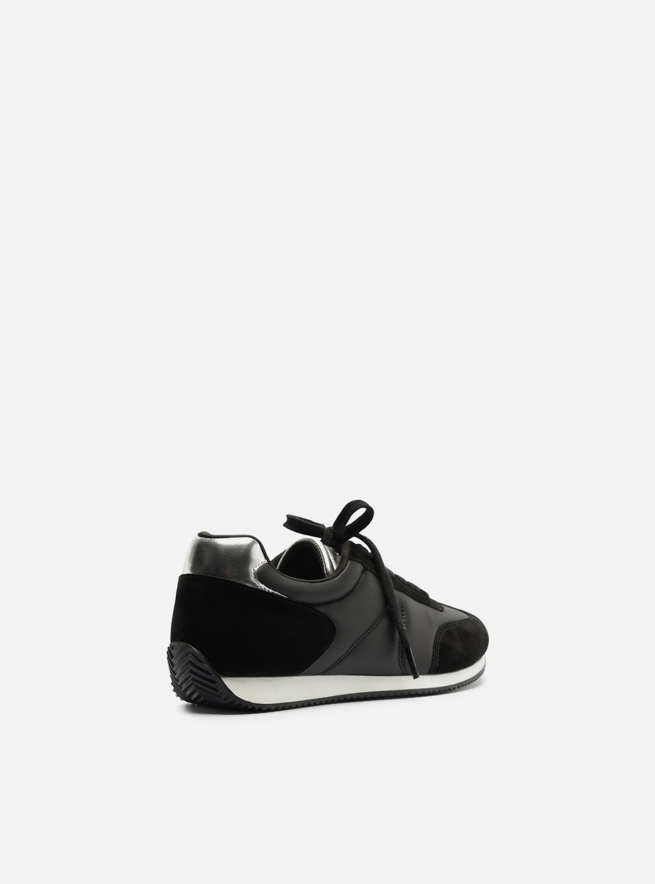 Tênis Preto Suede Metais — foto 3