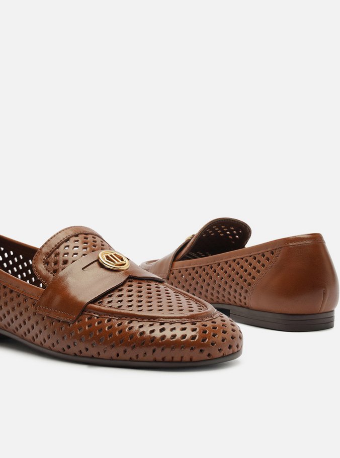 Mocassim Marrom Couro Bico Redondo Vazado Metal
