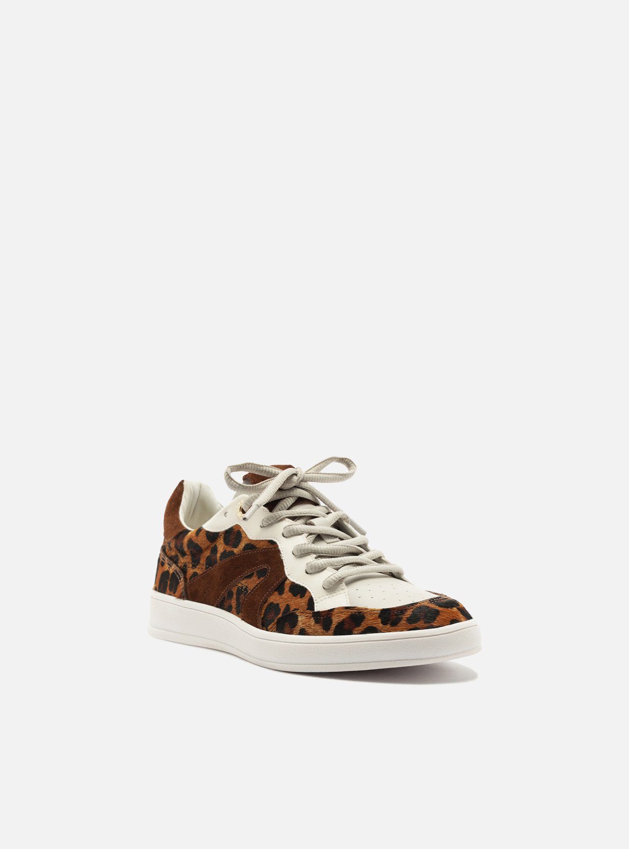 Tênis Natural Bico Redondo Suede Animal Print — foto 2
