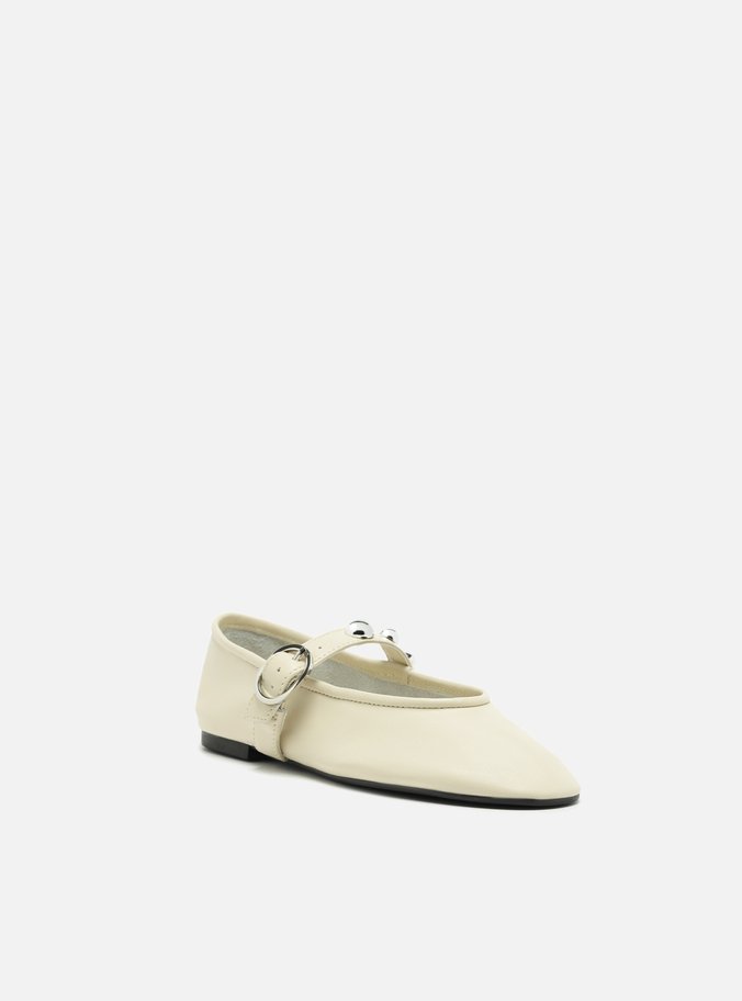 Sapatilha Branca Couro Tira Studs
