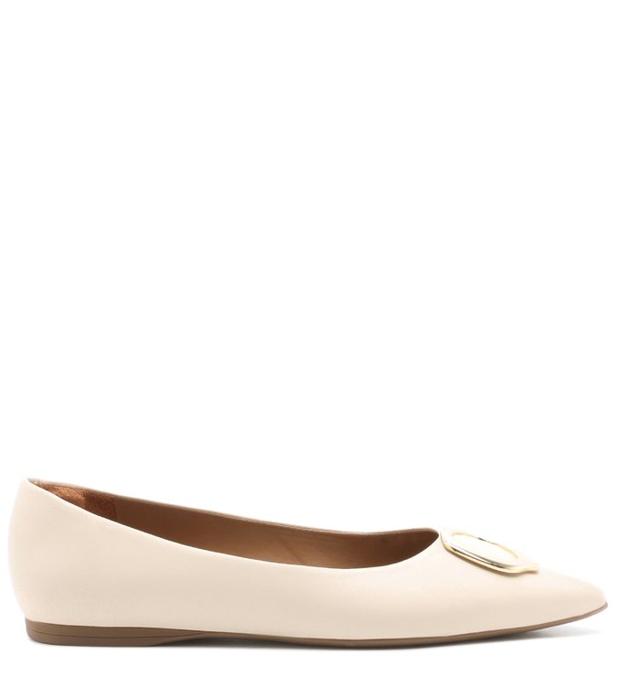 Sapatilha Off White Couro Bico Fino Adorno Metal