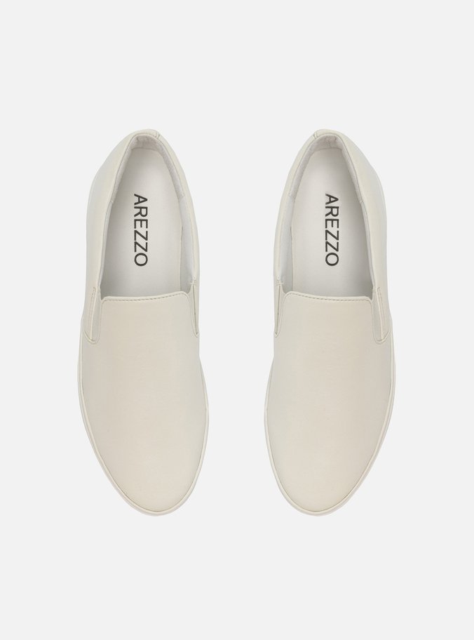 Tênis Slip On Branco Couro Básico