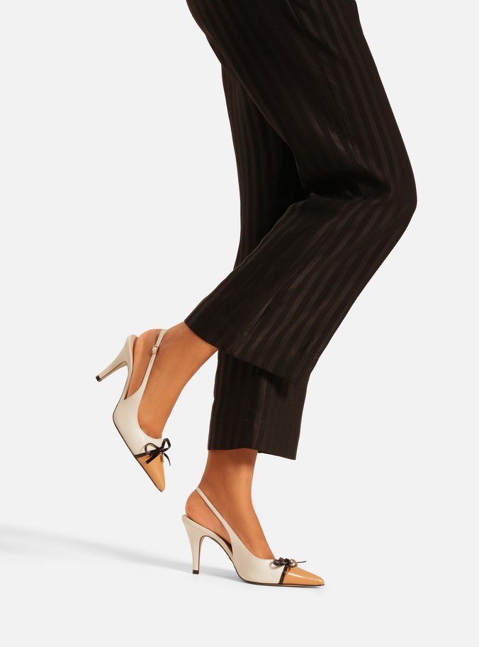 Scarpin Branco Couro Salto Médio Slingback Laço