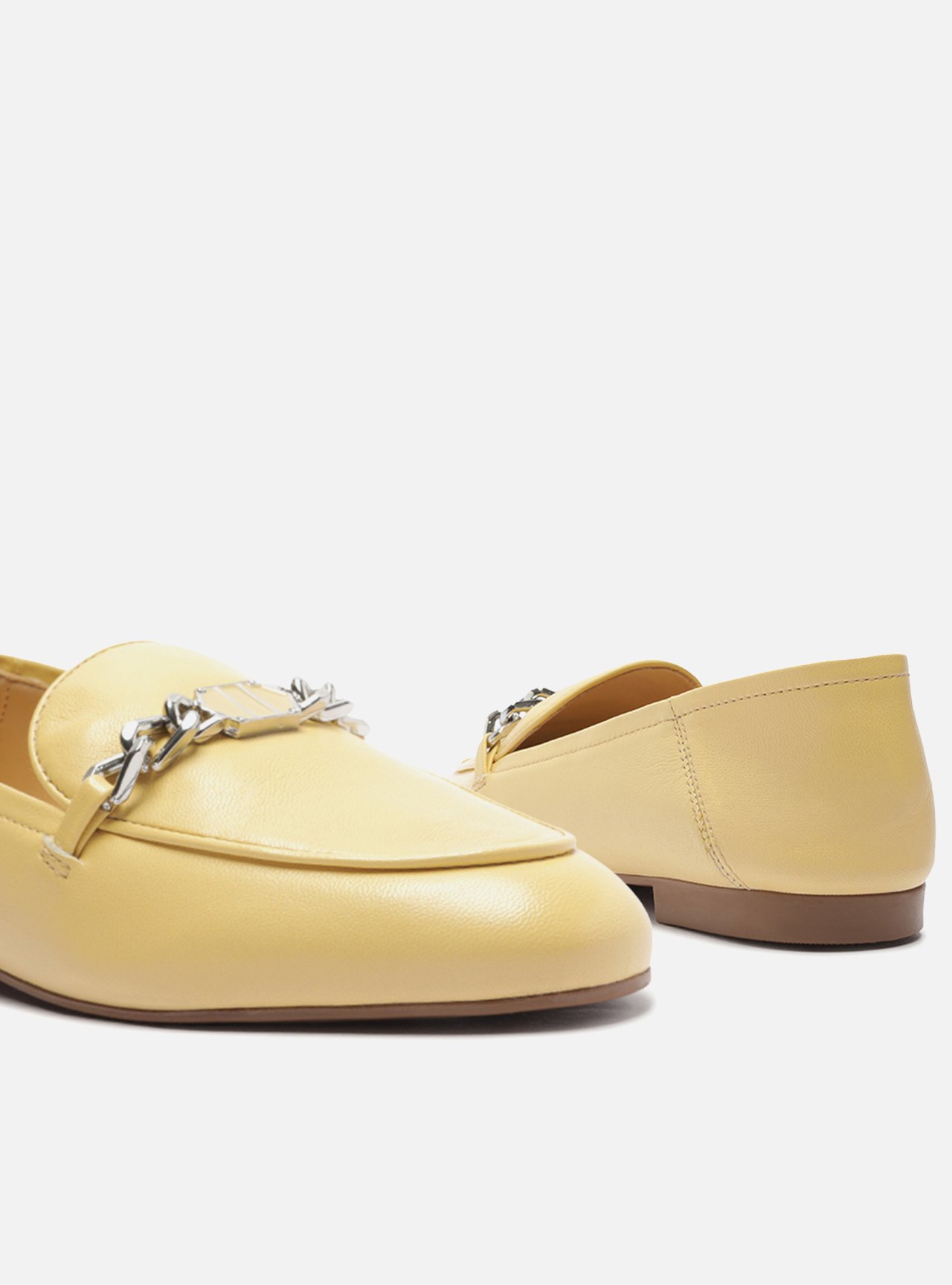 Mocassim Amarelo Couro Bico Redondo Bridão — foto 4