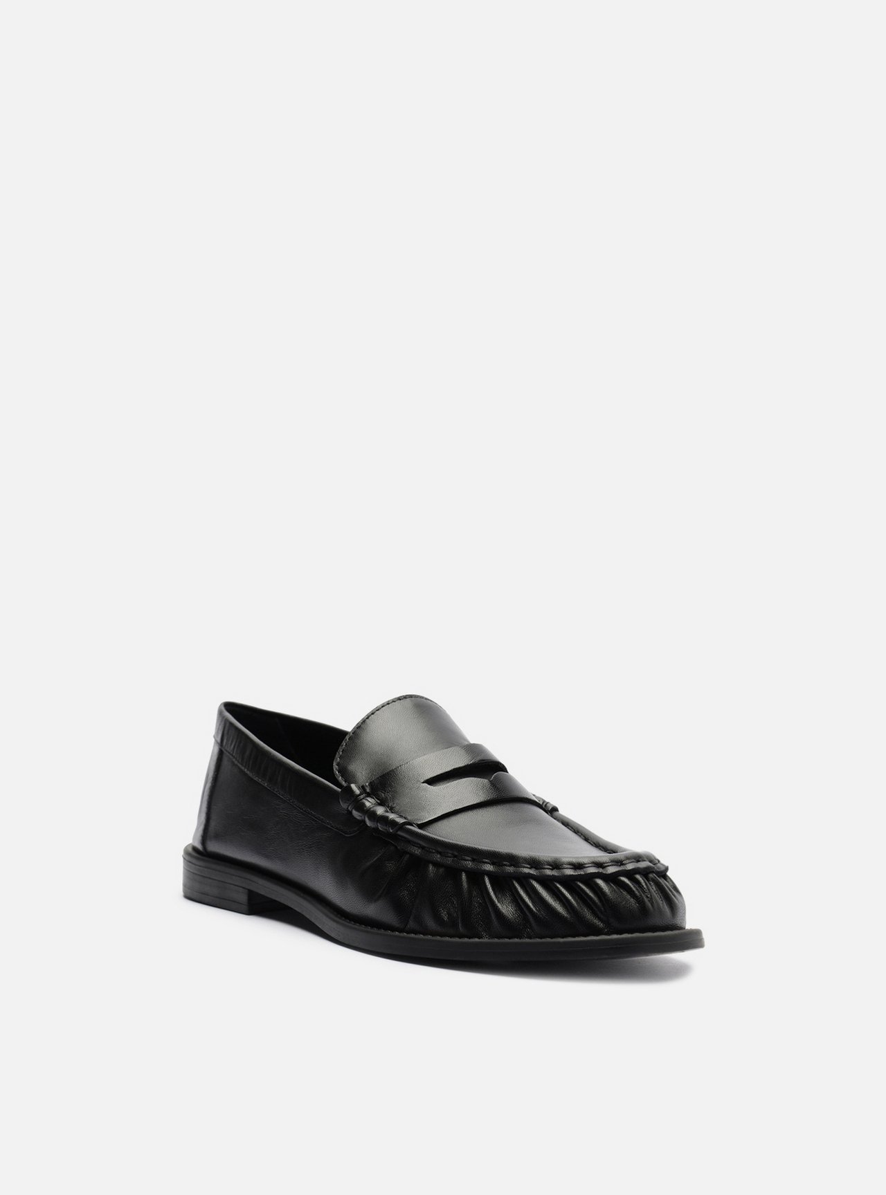 Mocassim Preto Couro Franzido Tira — foto 2