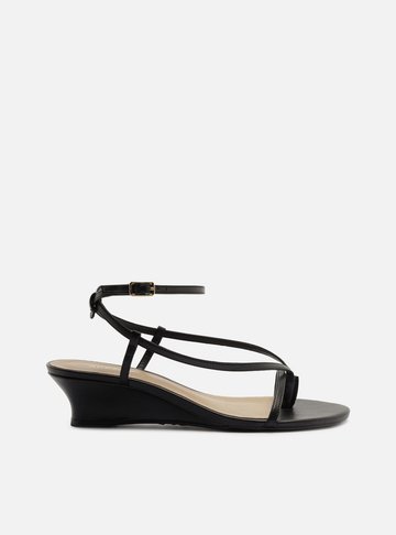 Sandália Preta Salto Baixo Anabela Tiras Finas